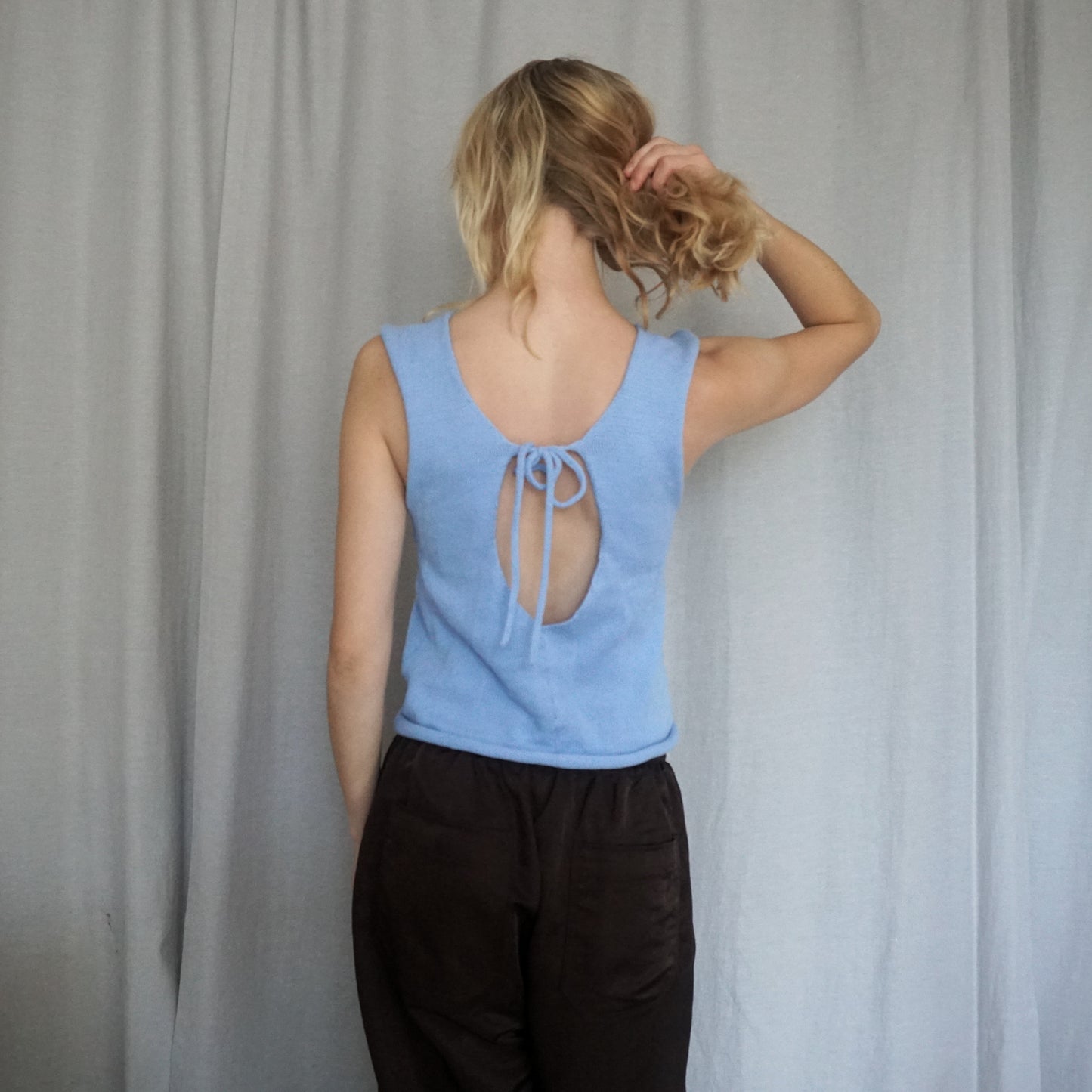 Open-back top