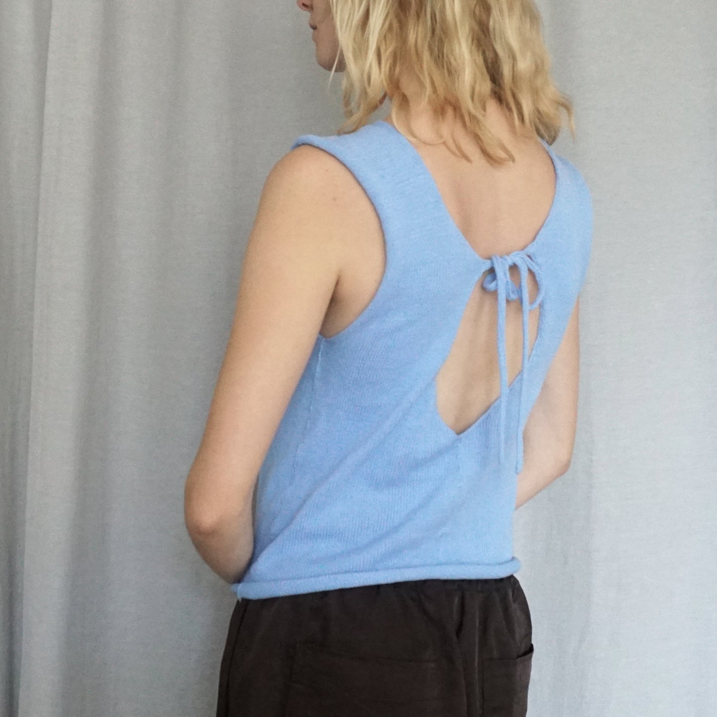 Open-back top