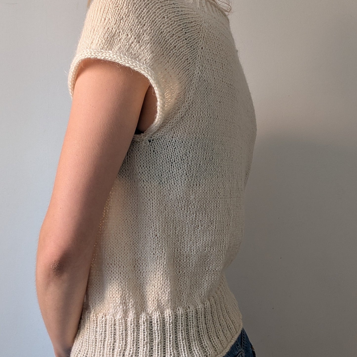 Handknitted cardi-tee