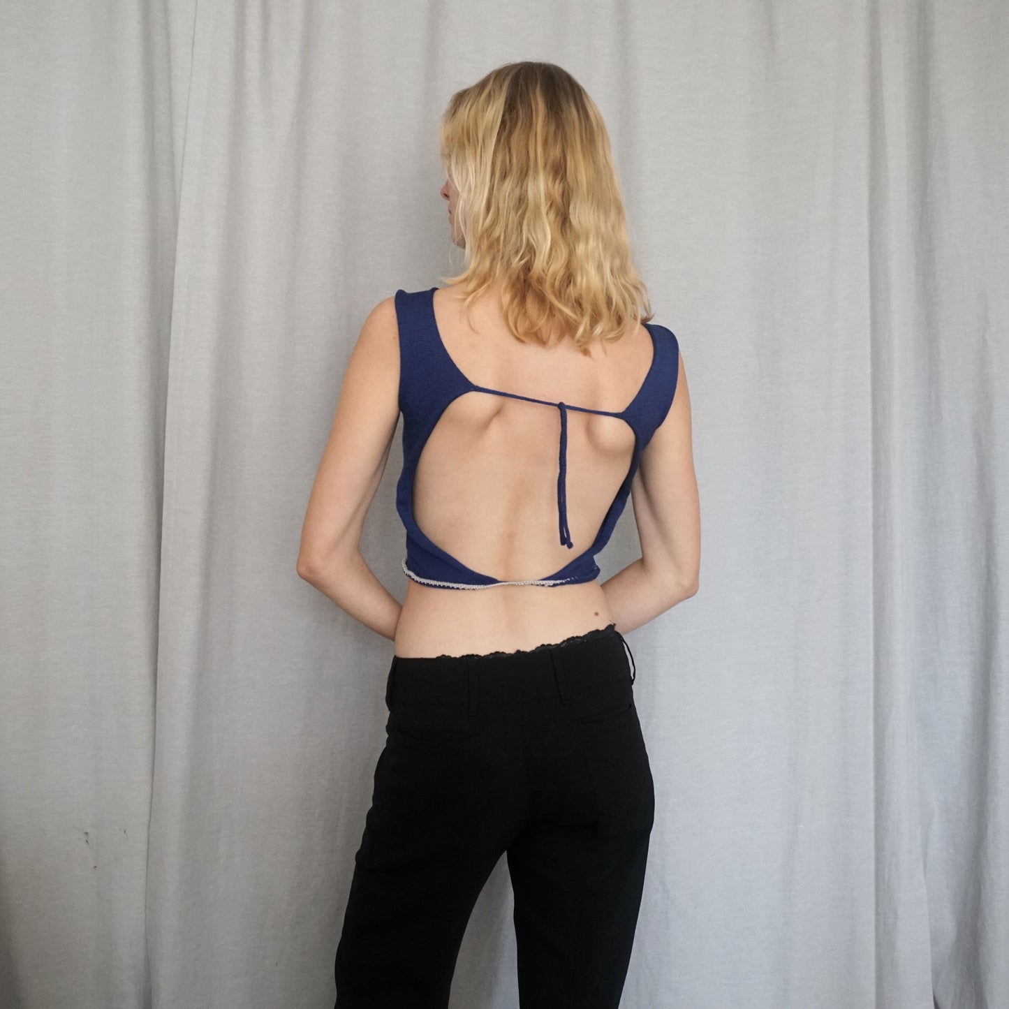 SAMPLE Open-back crop-top